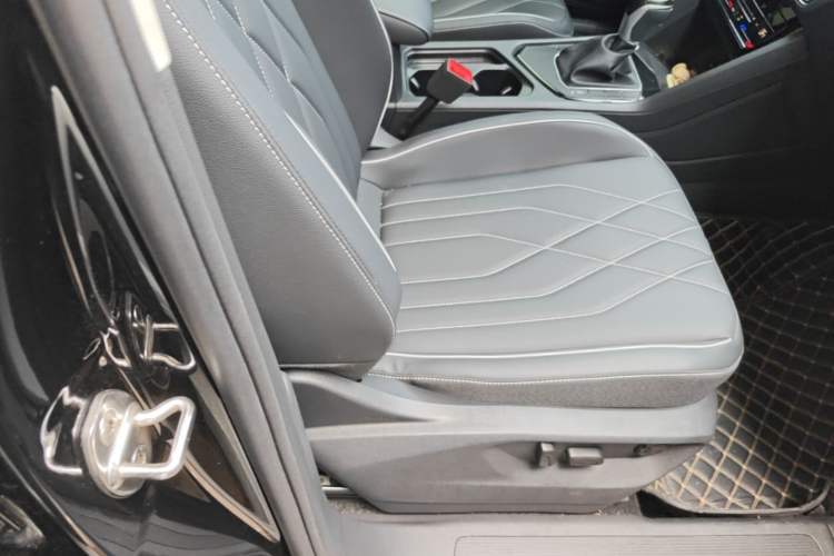 Used Volkswagen Tiguan L 2024 300TSI Automatic Two-Wheel Drive Smart Edition Right Front Seat