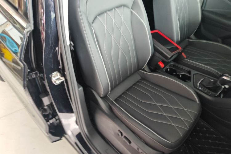 Used Volkswagen Tiguan L 2024 Outstanding Model 300TSI Automatic Two-Wheel Drive Longteng Edition Right Front Seat