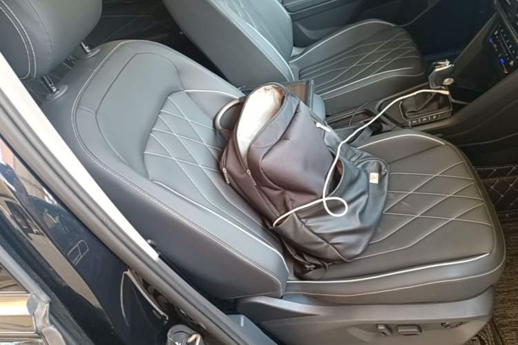 Used Volkswagen Tiguan L 2024 330TSI Automatic Two-Wheel Drive R-Line Enhanced Edition Right Front Seat