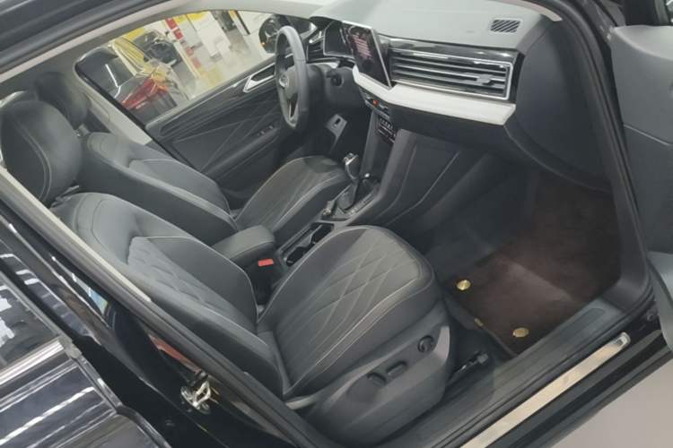 Used Volkswagen Tiguan L 2024 300TSI Automatic Two-Wheel Drive Smart Edition Right Front Seat