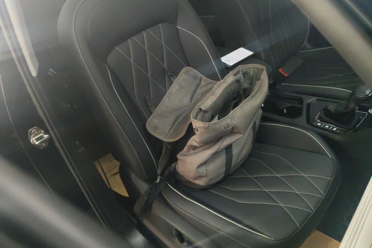 Used Volkswagen Tiguan L 2024 330TSI Automatic Two-Wheel Drive R-Line Enhanced Edition Right Front Seat