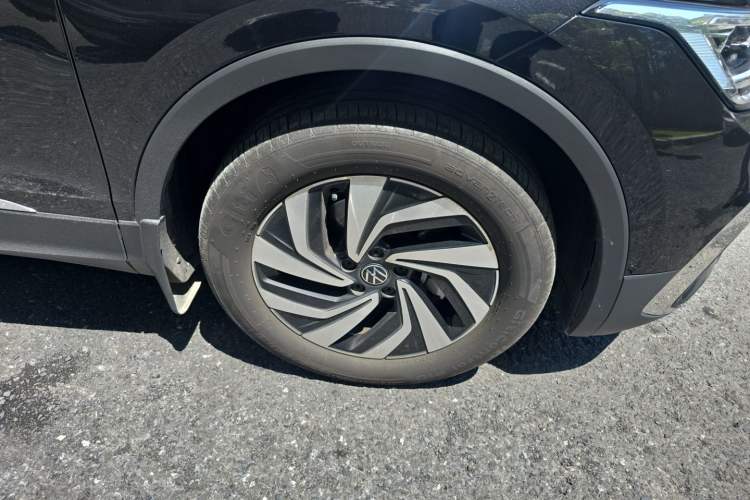 Used Volkswagen Tiguan L 2024 300TSI Automatic Two-Wheel Drive Smart Edition Right Front Wheel Hub