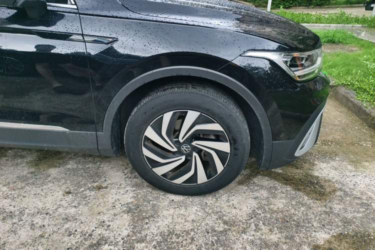 Used Volkswagen Tiguan L 2024 300TSI Automatic Two-Wheel Drive Smart Edition Right Front Wheel Hub