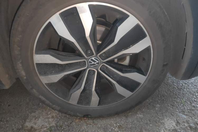 Used Volkswagen Tiguan L 2024 330TSI Automatic Two-Wheel Drive R-Line Enhanced Edition Right Front Wheel Hub
