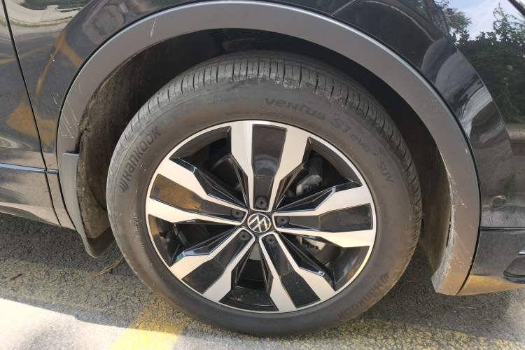 Used Volkswagen Tiguan L 2024 330TSI Automatic Two-Wheel Drive R-Line Enhanced Edition Right Front Wheel Hub