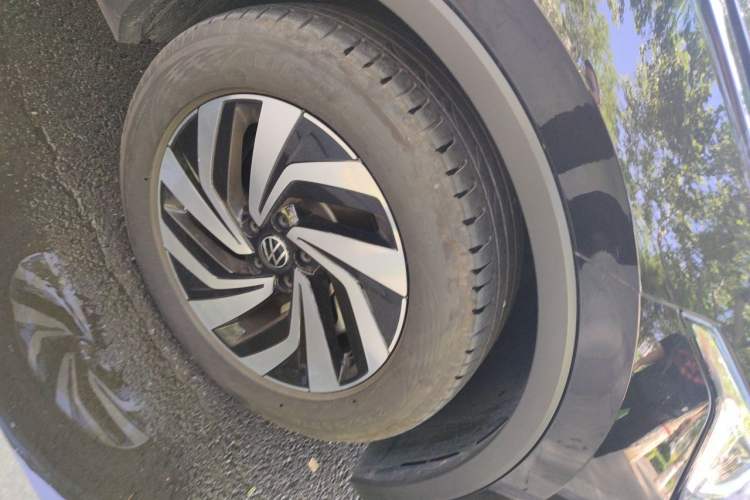 Used Volkswagen Tiguan L 2024 300TSI Automatic Two-Wheel Drive Smart Edition Right Front Wheel Hub