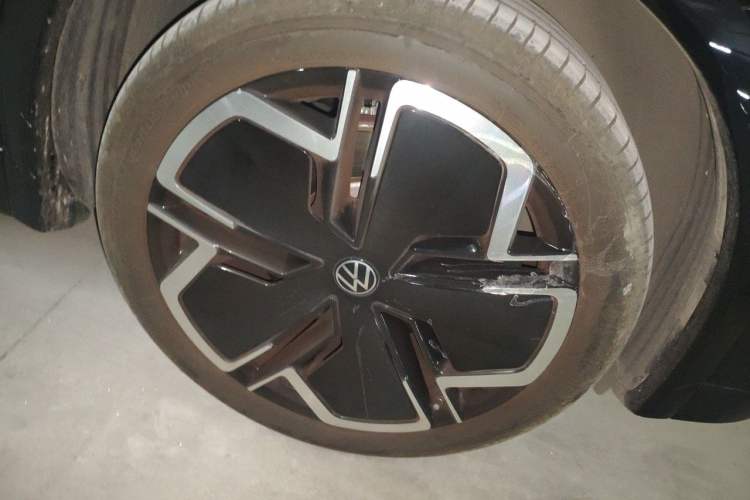 Used Volkswagen Tiguan L 2024 PRO 380TSI Four-Wheel Drive R-Line Prestige Edition Right Front Wheel Hub