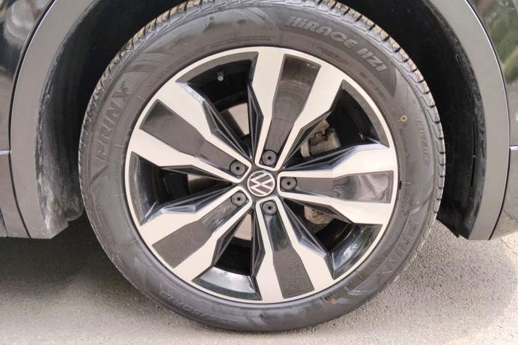 Used Volkswagen Tiguan L 2024 330TSI Automatic Two-Wheel Drive R-Line Enhanced Edition Right Front Wheel Hub