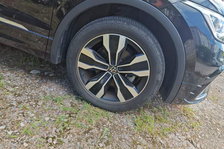 Used Volkswagen Tiguan L 2024 Outstanding Model 330TSI Automatic Two-Wheel Drive R-Line Dragon Glory Edition Right Front Wheel Hub