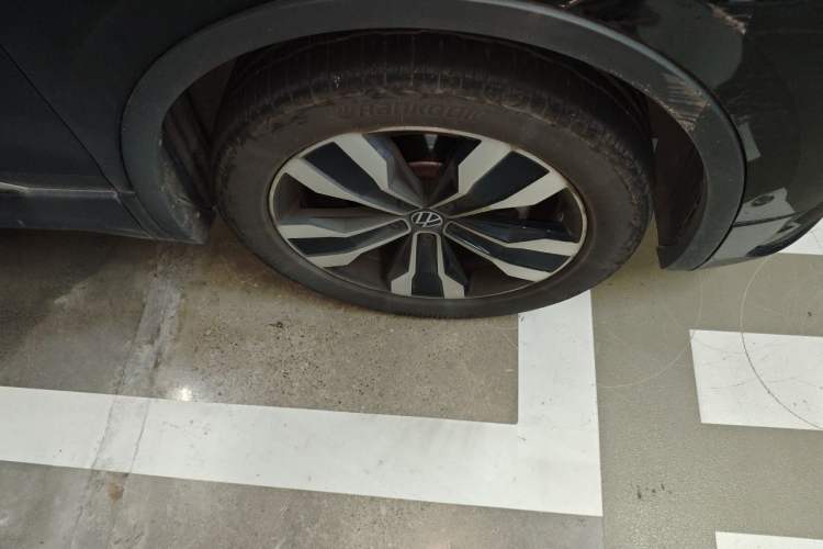 Used Volkswagen Tiguan L 2024 330TSI Automatic Two-Wheel Drive R-Line Enhanced Edition Right Front Wheel Hub