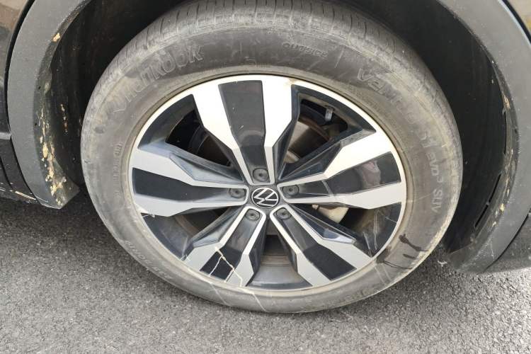 Used Volkswagen Tiguan L 2024 330TSI Automatic Two-Wheel Drive R-Line Enhanced Edition Right Front Wheel Hub