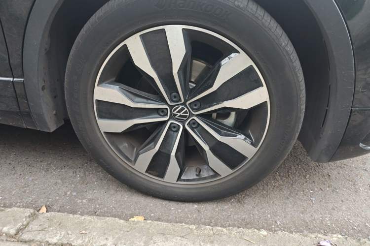 Used Volkswagen Tiguan L 2024 330TSI Automatic Two-Wheel Drive R-Line Enhanced Edition Right Front Wheel Hub