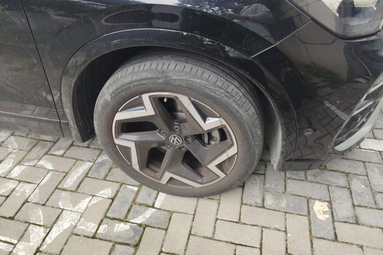 Used Volkswagen Tiguan L 2024 PRO 330TSI Two-Wheel Drive R-Line Smart Edition Right Front Wheel Hub