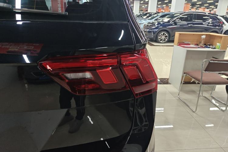 Used Volkswagen Tiguan L 2024 300TSI Automatic Two-Wheel Drive Smart Edition Right Rear Taillight
