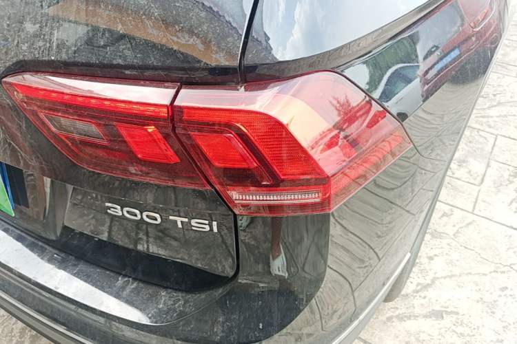Used Volkswagen Tiguan L 2024 300TSI Automatic Two-Wheel Drive Smart Edition Right Rear Taillight