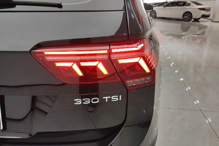 Used Volkswagen Tiguan L 2024 330TSI Automatic Two-Wheel Drive R-Line Enhanced Edition Right Rear Taillight