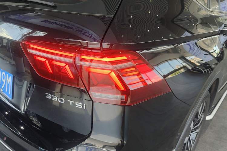 Used Volkswagen Tiguan L 2024 330TSI Automatic Two-Wheel Drive R-Line Enhanced Edition Right Rear Taillight