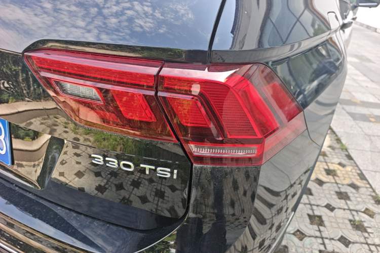 Used Volkswagen Tiguan L 2024 330TSI Automatic Two-Wheel Drive R-Line Enhanced Edition Right Rear Taillight