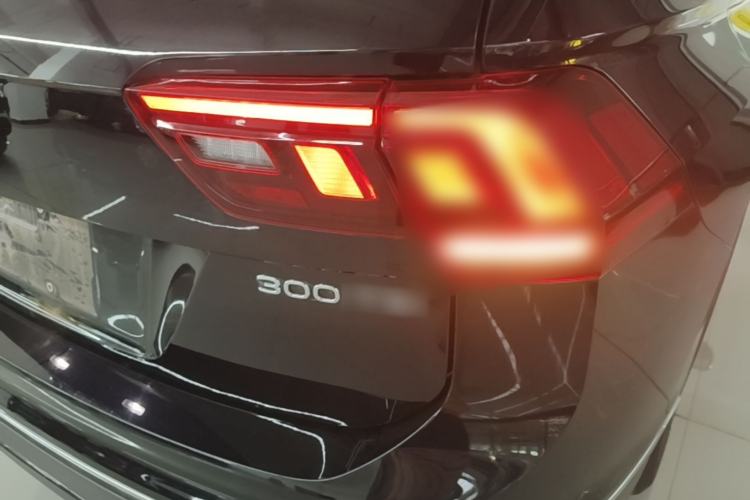 Used Volkswagen Tiguan L 2024 300TSI Automatic Two-Wheel Drive Smart Edition Right Rear Taillight