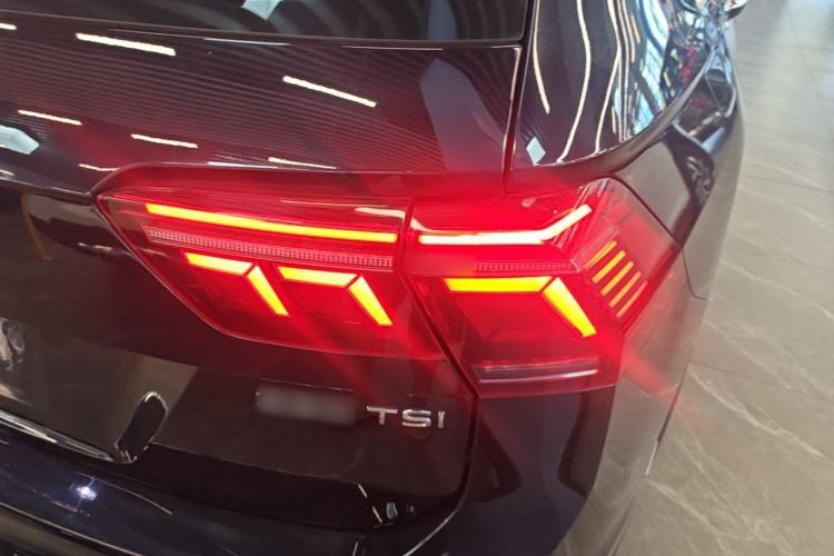 Used Volkswagen Tiguan L 2024 330TSI Automatic Two-Wheel Drive R-Line Enhanced Edition Right Rear Taillight
