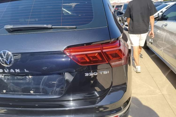 Used Volkswagen Tiguan L 2024 330TSI Automatic Two-Wheel Drive R-Line Enhanced Edition Right Rear Taillight