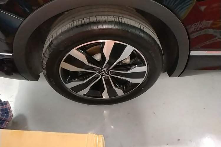 Used Volkswagen Tiguan L 2024 330TSI Automatic Two-Wheel Drive R-Line Enhanced Edition Right Rear Wheel Hub