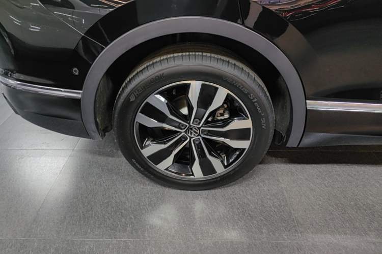 Used Volkswagen Tiguan L 2024 330TSI Automatic Two-Wheel Drive R-Line Enhanced Edition Right Rear Wheel Hub