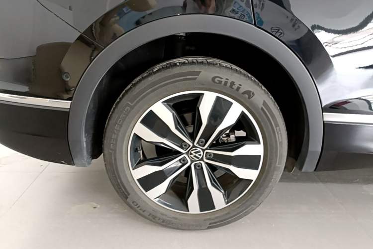 Used Volkswagen Tiguan L 2024 330TSI Automatic Two-Wheel Drive R-Line Enhanced Edition Right Rear Wheel Hub