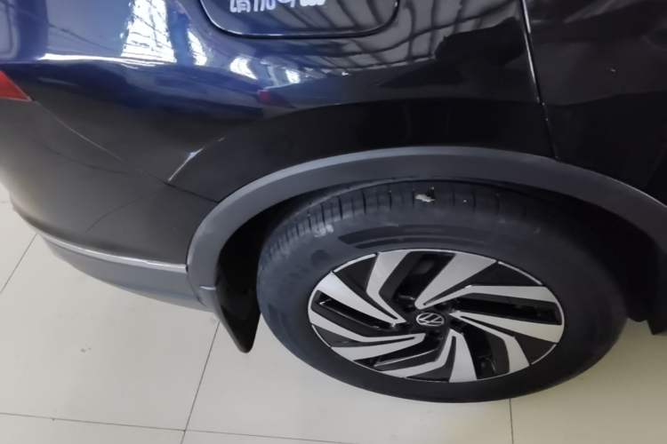 Used Volkswagen Tiguan L 2024 300TSI Automatic Two-Wheel Drive Smart Edition Right Rear Wheel Hub