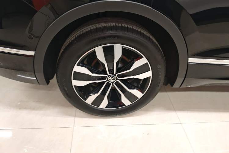 Used Volkswagen Tiguan L 2024 330TSI Automatic Two-Wheel Drive R-Line Enhanced Edition Right Rear Wheel Hub