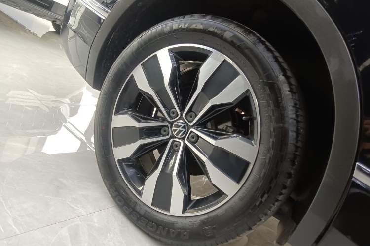Used Volkswagen Tiguan L 2024 330TSI Automatic Two-Wheel Drive R-Line Enhanced Edition Right Rear Wheel Hub