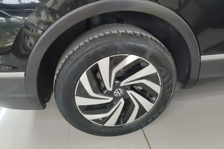 Used Volkswagen Tiguan L 2024 300TSI Automatic Two-Wheel Drive Smart Edition Right Rear Wheel Hub