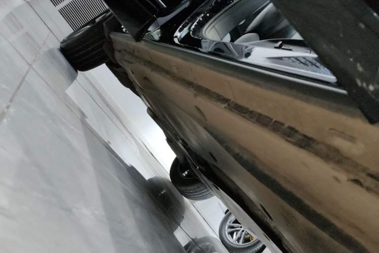Used Volkswagen Tiguan L 2024 PRO 330TSI Two-Wheel Drive Smart Drive Edition Right Side Sill