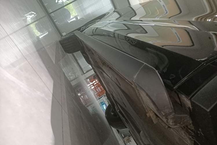 Used Volkswagen Tiguan L 2024 330TSI Automatic Two-Wheel Drive R-Line Enhanced Edition Right Side Sill