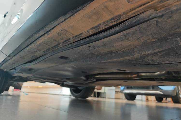Used Volkswagen Tiguan L 2024 PRO 380TSI Four-Wheel Drive R-Line Prestige Edition Right Side Sill