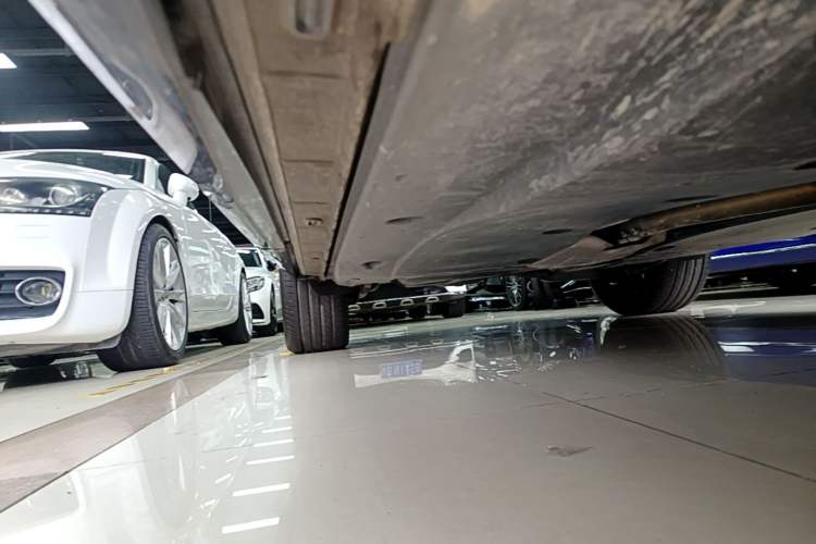 Used Volkswagen Tiguan L 2024 PRO 380TSI Four-Wheel Drive R-Line Prestige Edition Right Side Sill