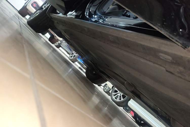 Used Volkswagen Tiguan L 2024 330TSI Automatic Two-Wheel Drive R-Line Enhanced Edition Right Side Sill