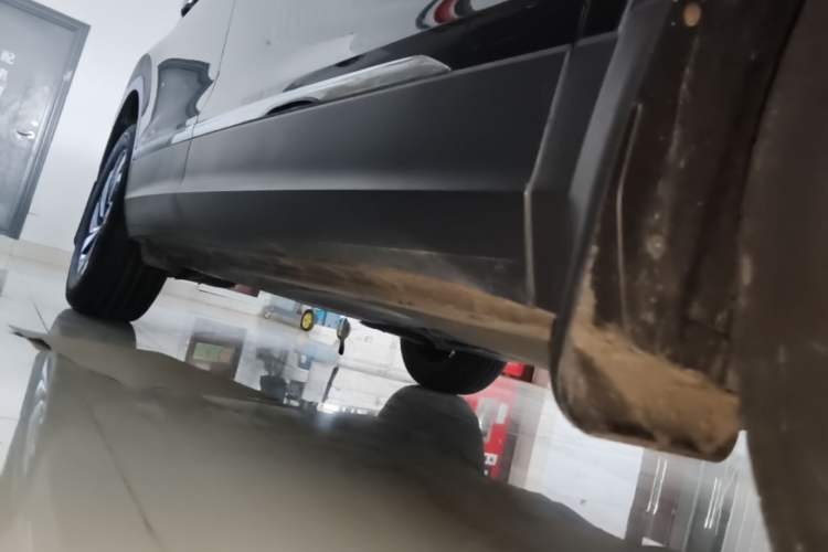 Used Volkswagen Tiguan L 2024 300TSI Automatic Two-Wheel Drive Smart Edition Right Side Sill