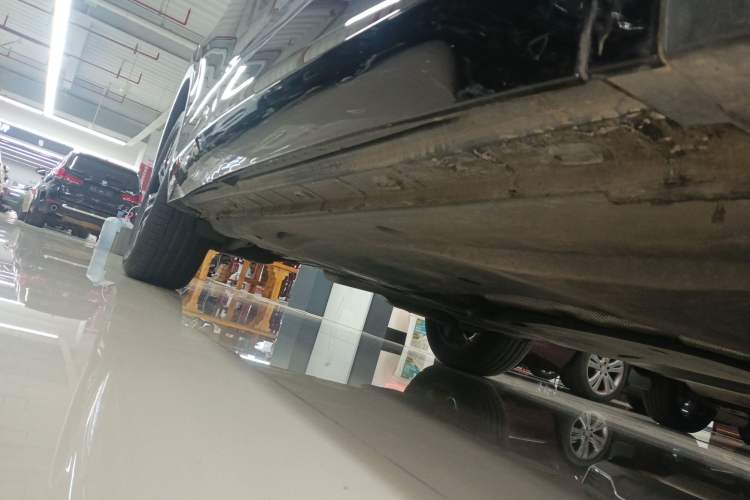 Used Volkswagen Tiguan L 2024 Outstanding Model 330TSI Automatic Two-Wheel Drive R-Line Dragon Glory Edition Right Side Sill