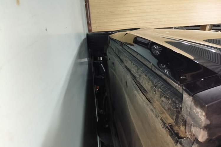 Used Volkswagen Tiguan L 2024 330TSI Automatic Two-Wheel Drive R-Line Enhanced Edition Right Side Sill