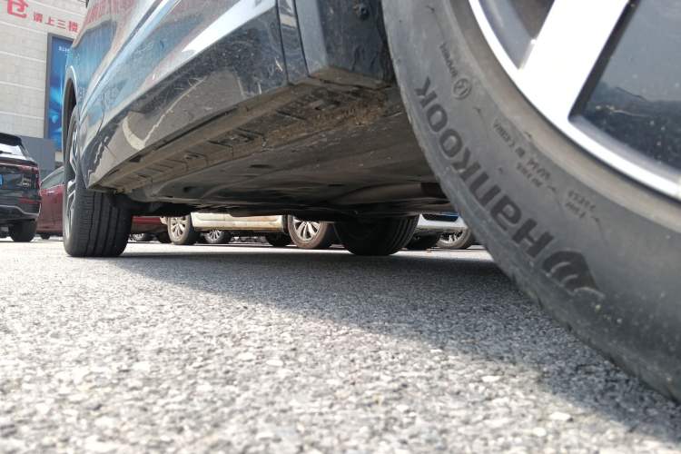 Used Volkswagen Tiguan L 2024 330TSI Automatic Two-Wheel Drive R-Line Enhanced Edition Right Side Sill