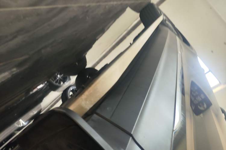 Used Volkswagen Tiguan L 2024 Outstanding Model 300TSI Automatic Two-Wheel Drive Longteng Edition Right Side Sill