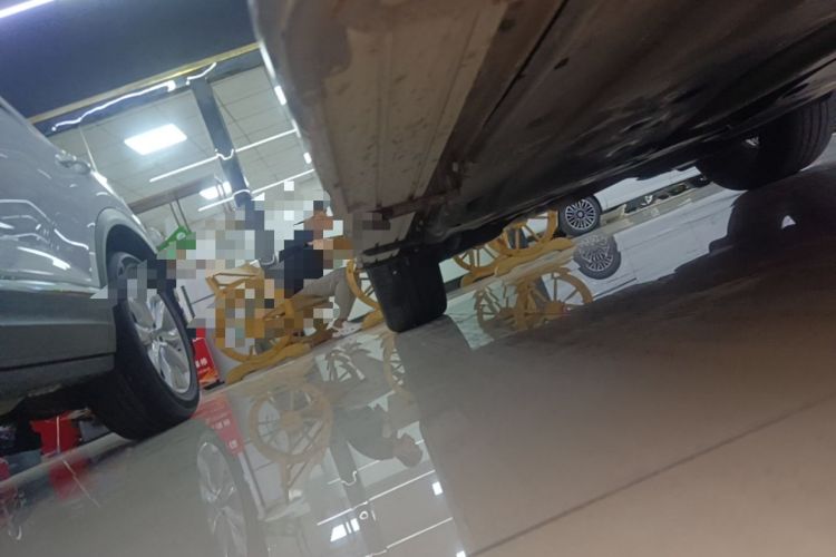 Used Volkswagen Tiguan L 2024 330TSI Automatic Two-Wheel Drive R-Line Enhanced Edition Right Side Sill