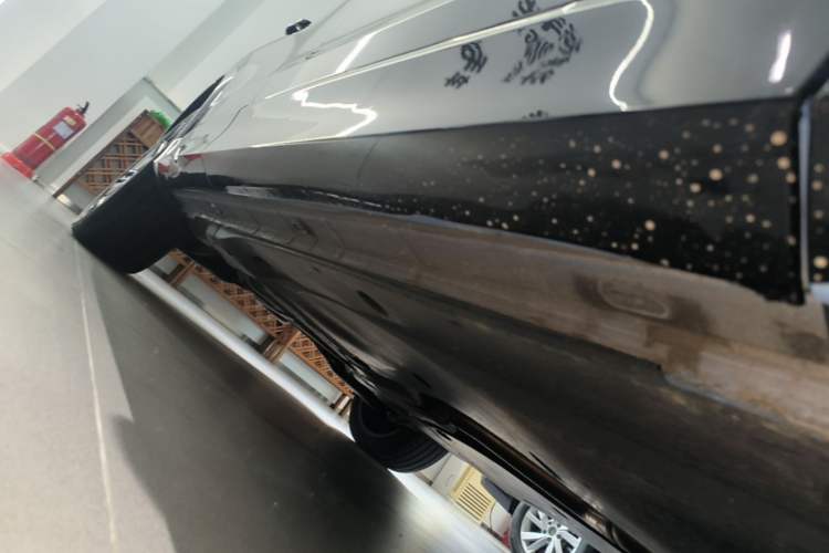 Used Volkswagen Tiguan L 2024 PRO 380TSI Four-Wheel Drive R-Line Prestige Edition Right Side Sill