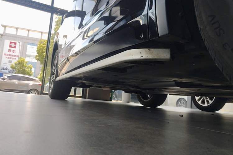 Used Volkswagen Tiguan L 2024 330TSI Automatic Two-Wheel Drive R-Line Enhanced Edition Right Side Sill