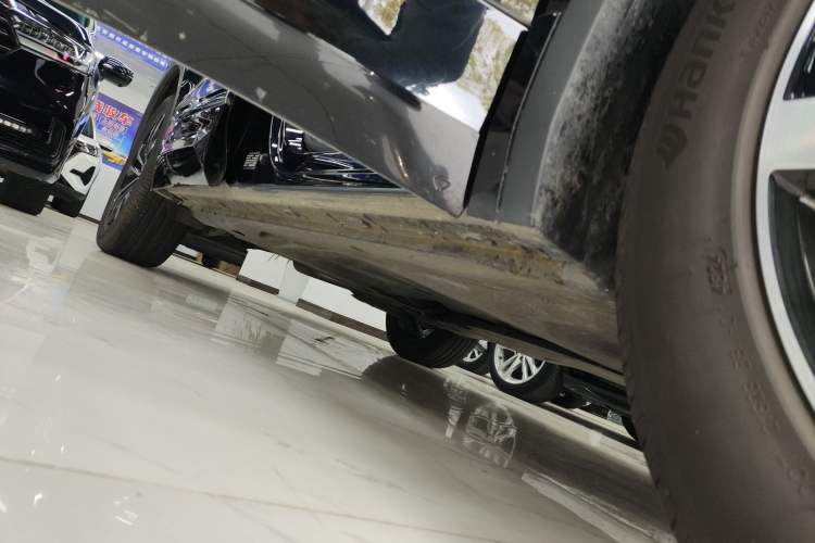 Used Volkswagen Tiguan L 2024 330TSI Automatic Two-Wheel Drive R-Line Enhanced Edition Right Side Sill