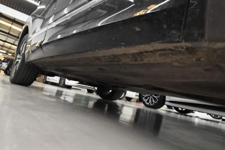 Used Volkswagen Tiguan L 2024 330TSI Automatic Two-Wheel Drive R-Line Enhanced Edition Right Side Sill