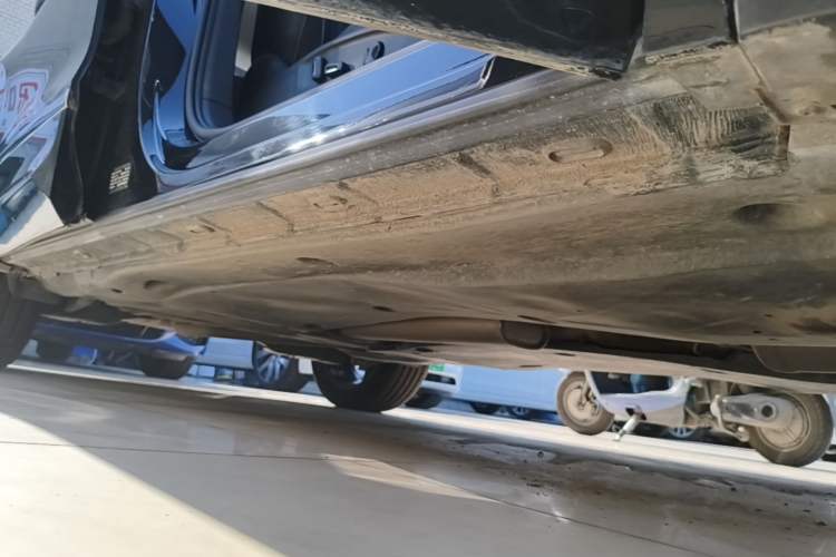 Used Volkswagen Tiguan L 2024 330TSI Automatic Two-Wheel Drive R-Line Enhanced Edition Right Side Sill