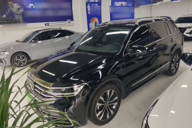 Ojetý Volkswagen Tiguan L 2024 330TSI Automatic Two-Wheel Drive R-Line Enhanced Edition