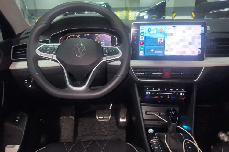 Used Volkswagen Tiguan L 2024 Outstanding Model 330TSI Automatic Two-Wheel Drive R-Line Dragon Glory Edition Steering Wheel